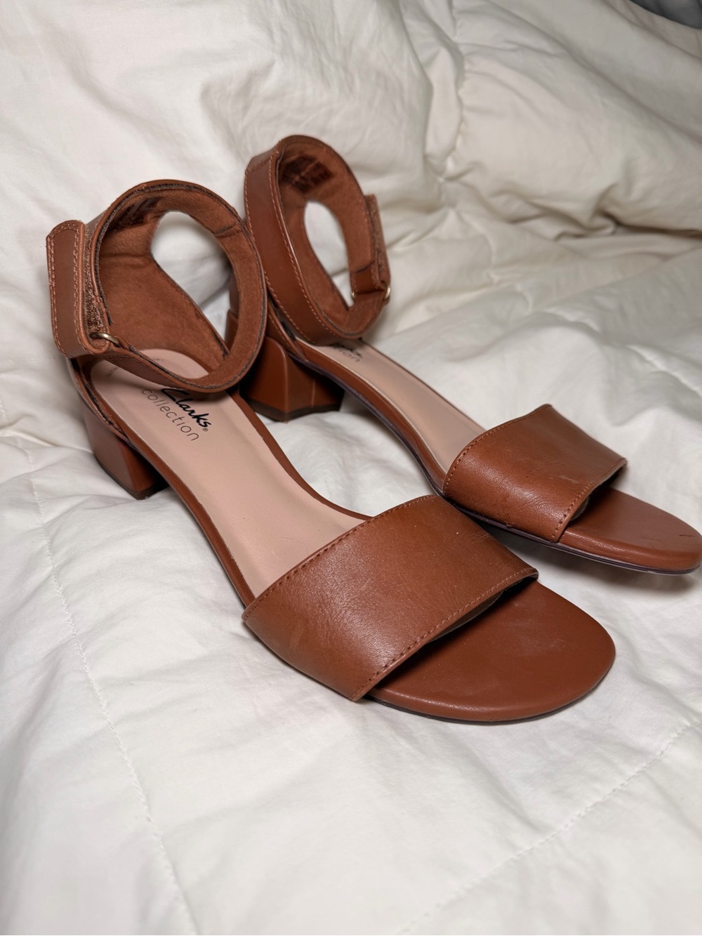 Clarks Cognac Brown Ankle-Strap Block Heel Sandals - Size 8
